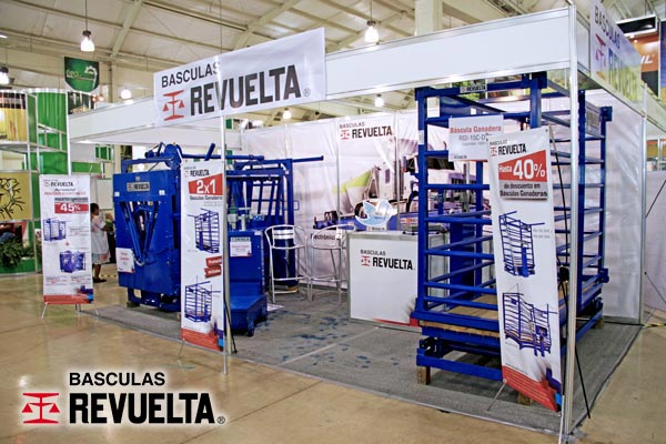 Stand de Básculas REVUELTA® en Expocampo Yucatán 2016