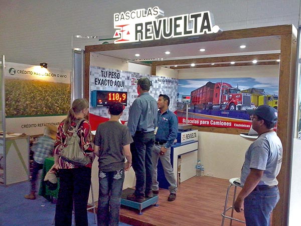 Stand de Básculas REVUELTA® en la Expo Agro Industrial Menonita 2015