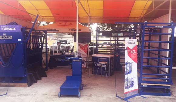 Stand de Básculas REVUELTA® en la Expo Feria Regional Ganadera Ylang Ylang 2017