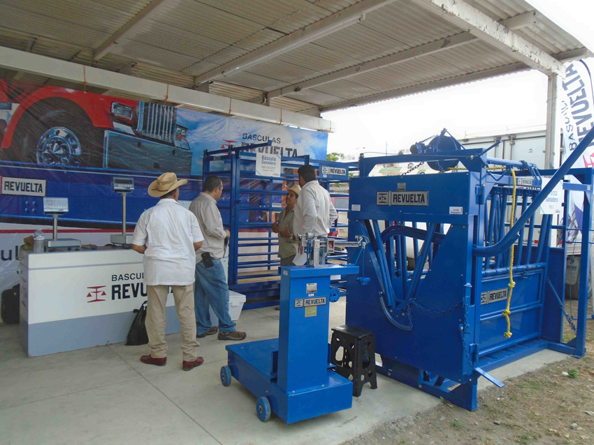 Stand de Básculas REVUELTA® en la Expo Feria Regional Ganadera Ylang Ylang 2019