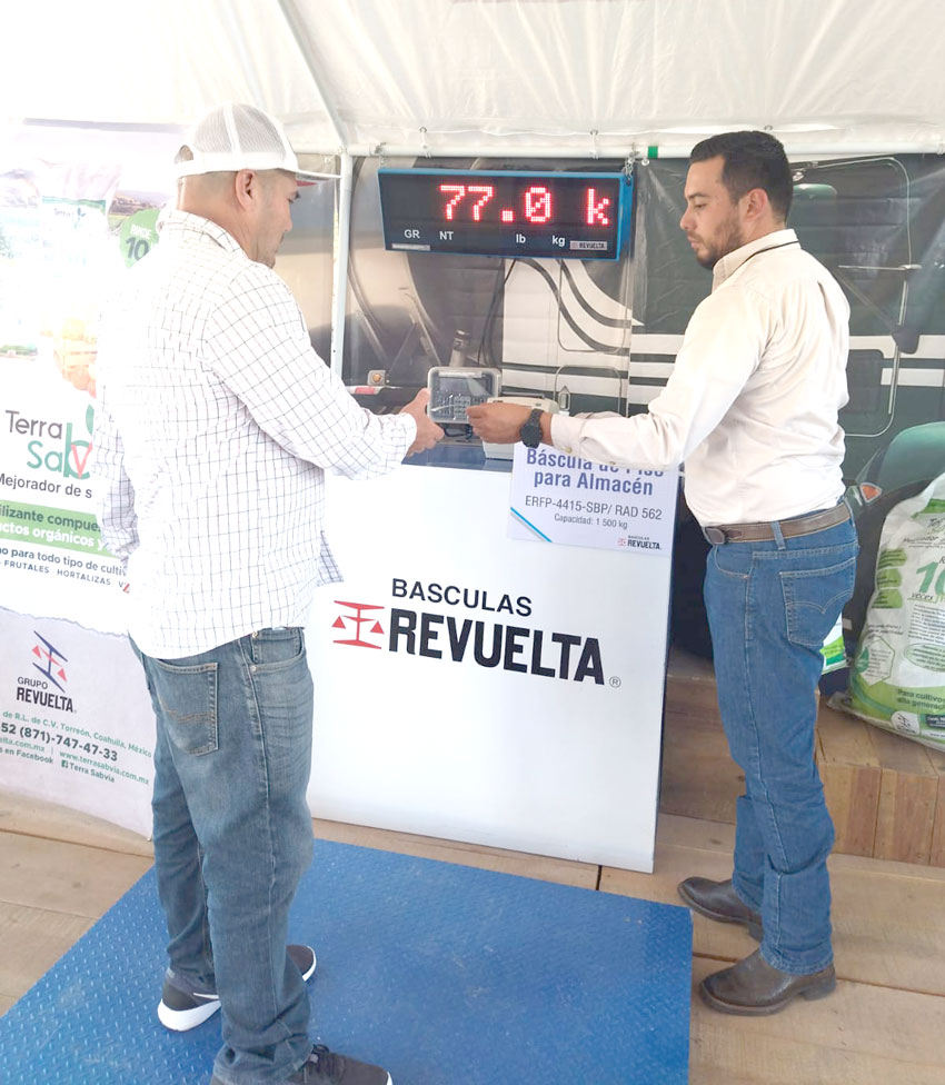 Stand de Básculas Revuelta en Feria Nacional Durango 2022